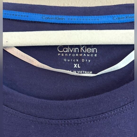 Calvin Klein Top - Picture 5 of 5